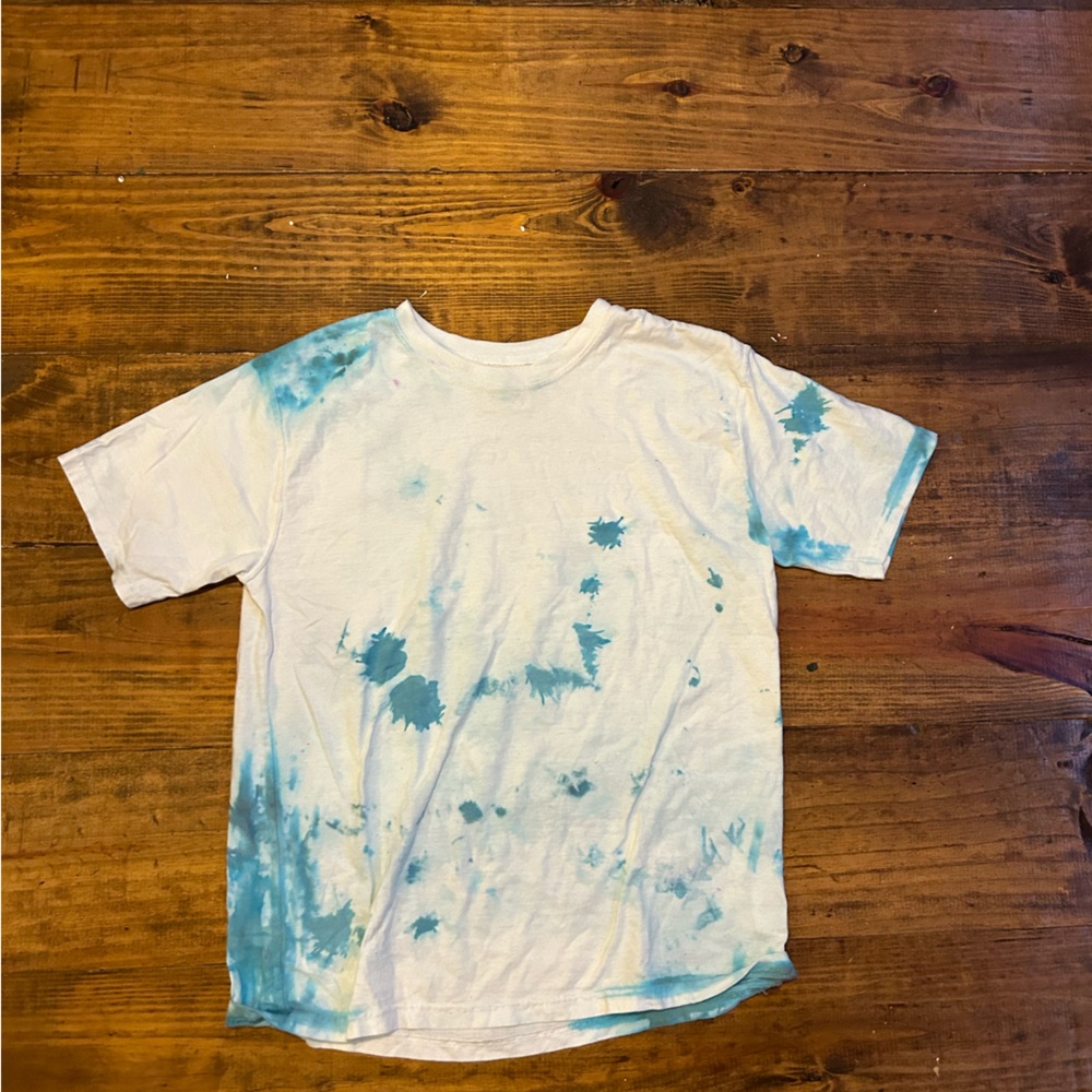 Blue and white tie dye t-shirt comfort wash youth xl